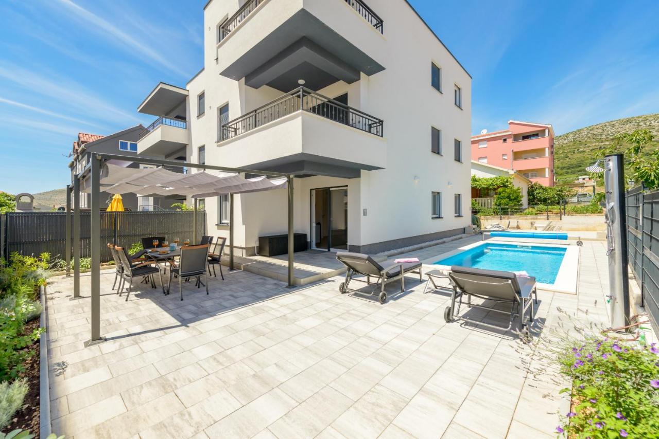 New, Private Heated Swimming Pool, Free Parking, Trogir Centar Apartment Exterior photo